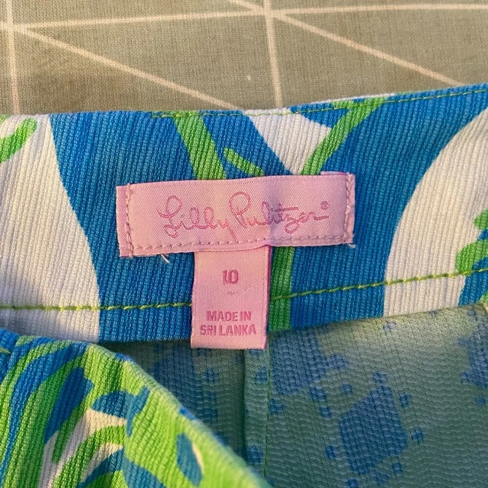 ๐ฟ Lilly Pulitzer Liza Shorts โ Size 10 โ Limeade Roar of the Jungle GUC๐ฟ - Picture 5 of 15